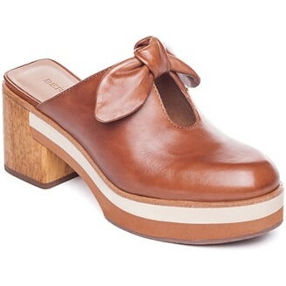 Bernardo Shoes - Bernardo Sadie Leather Bow Clogs SZ 8.5